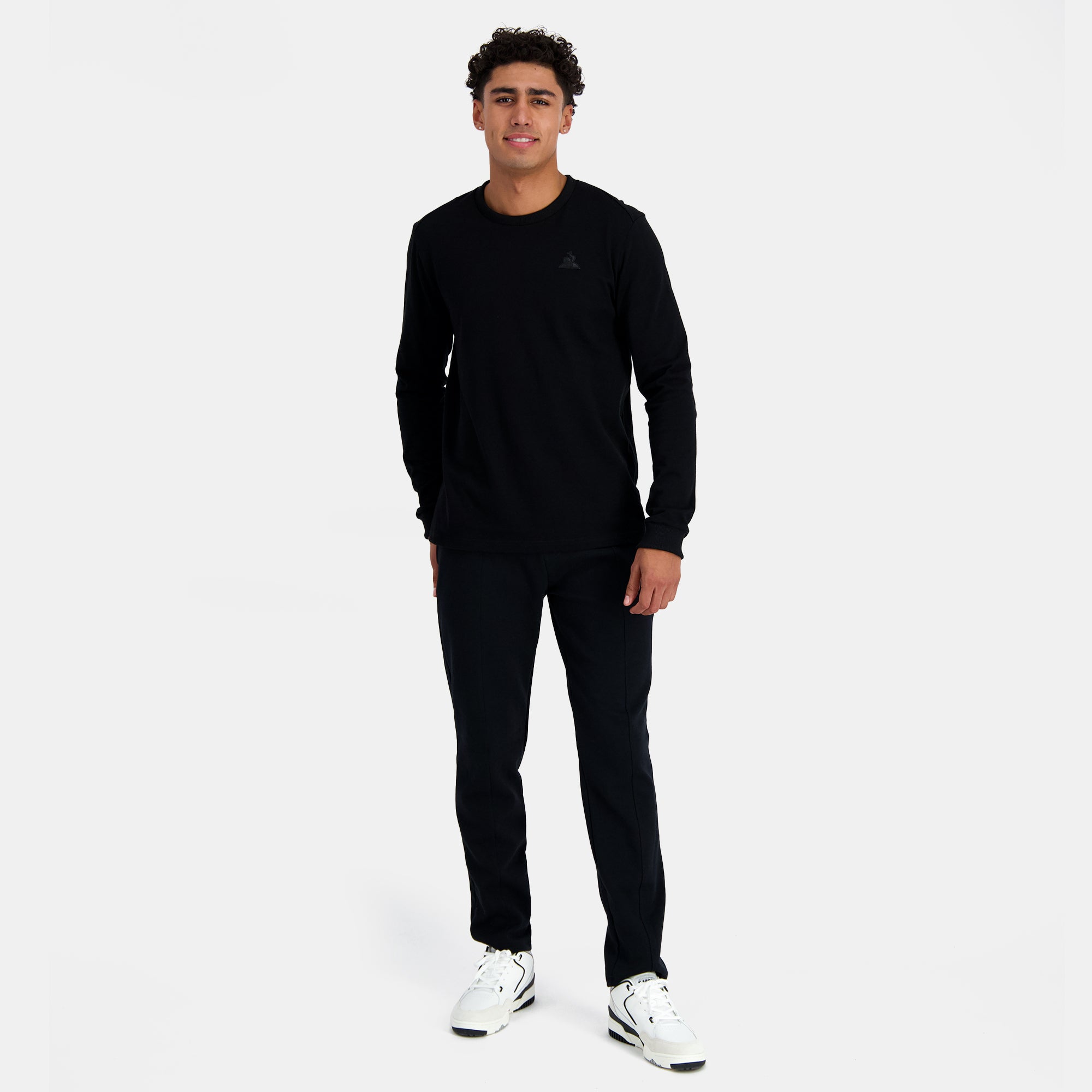 2410428-ESS T/T Pant Straight Uni M black  | Pantaloni coupe droite Uomo