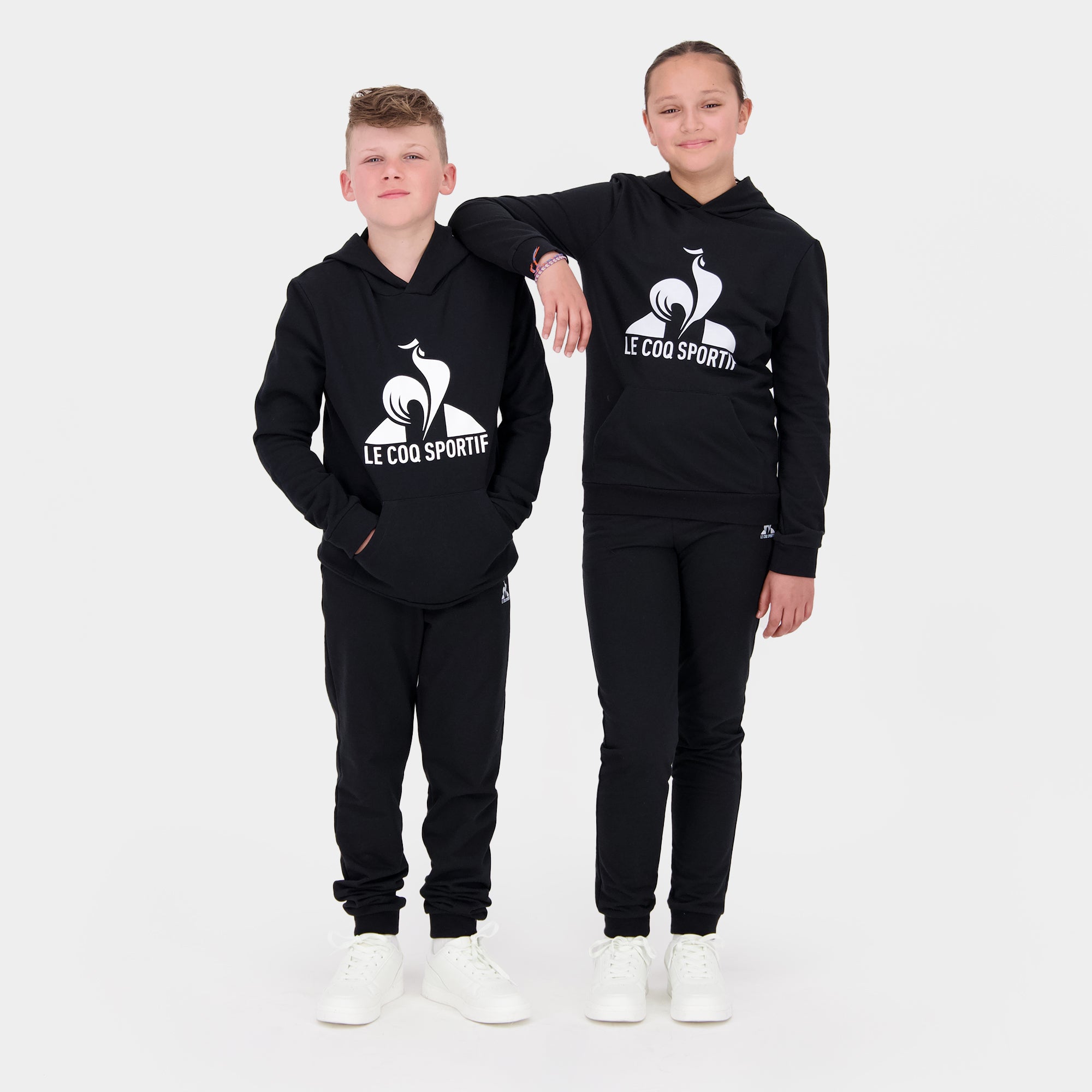 2520443-ESS Hoody N°1 Enfant black light | Sweat à capuche Enfant