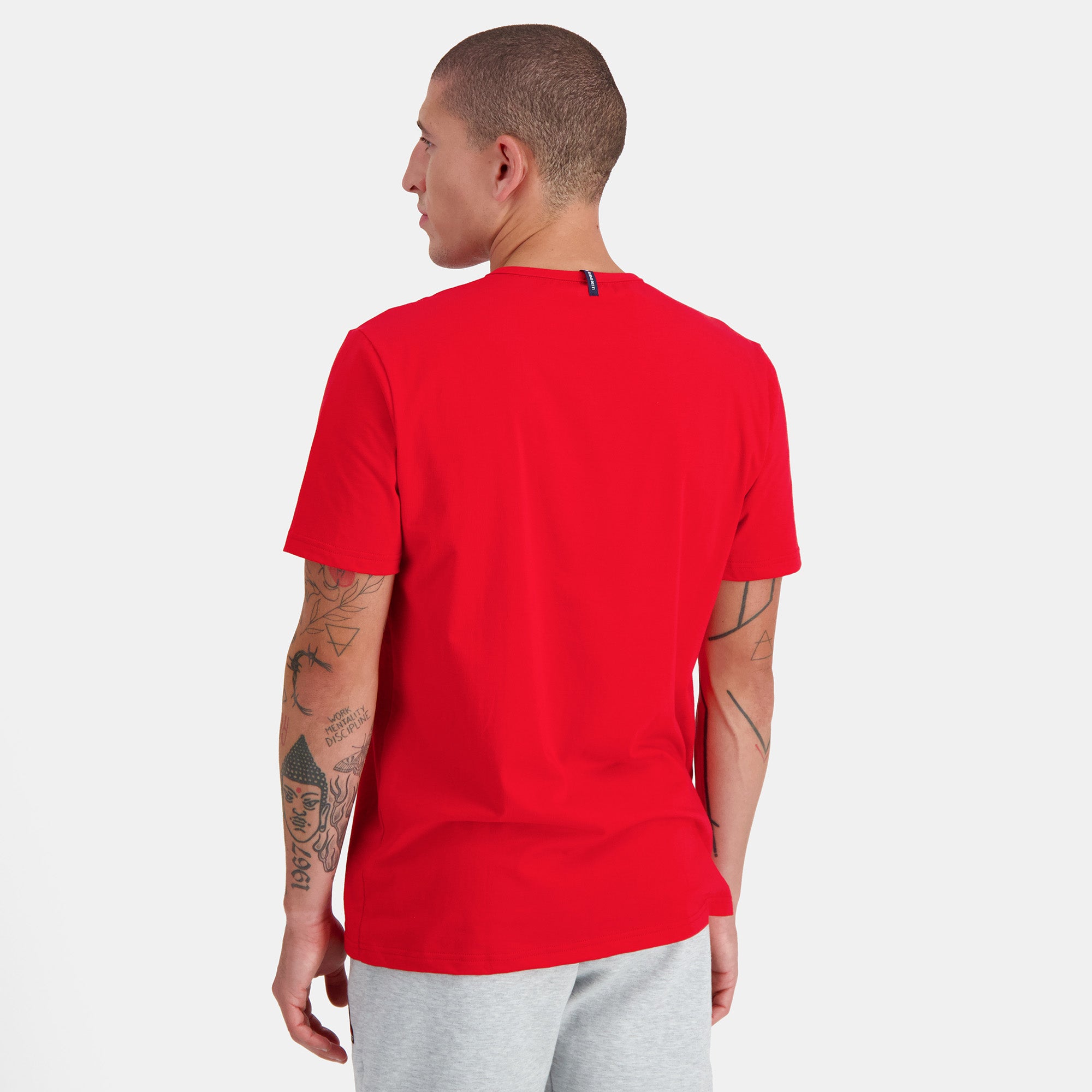 2310549-ESS Tee SS N°4 M rouge electro  | Camiseta Hombre