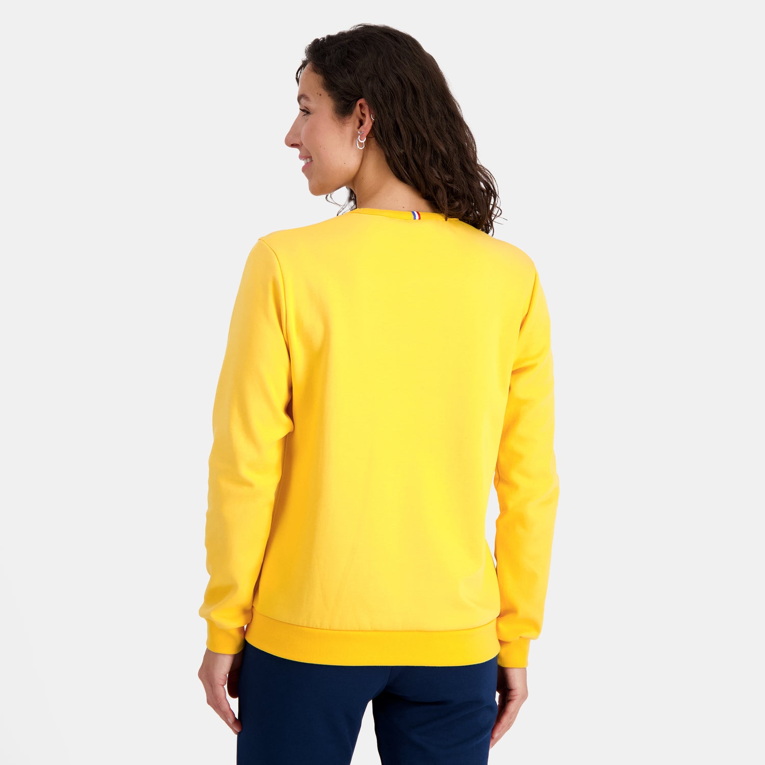 2410168-ESS Crew Sweat N°1 W abricot  | Sweatshirtshirt Mit Rundhalsausschnitt für Damen