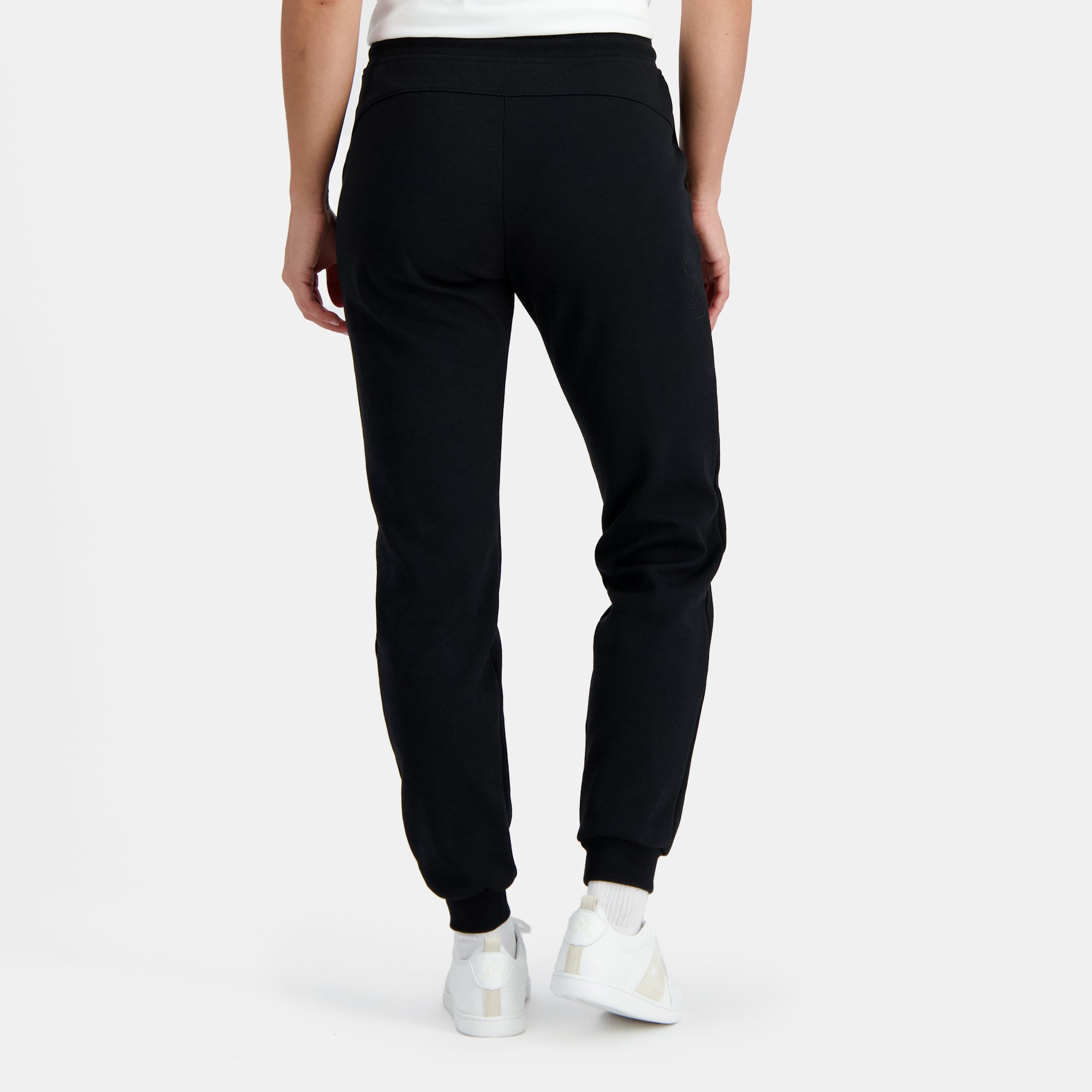2410173-ESS Pant Regular N°1 W black  | Pantalón Regular Mujer