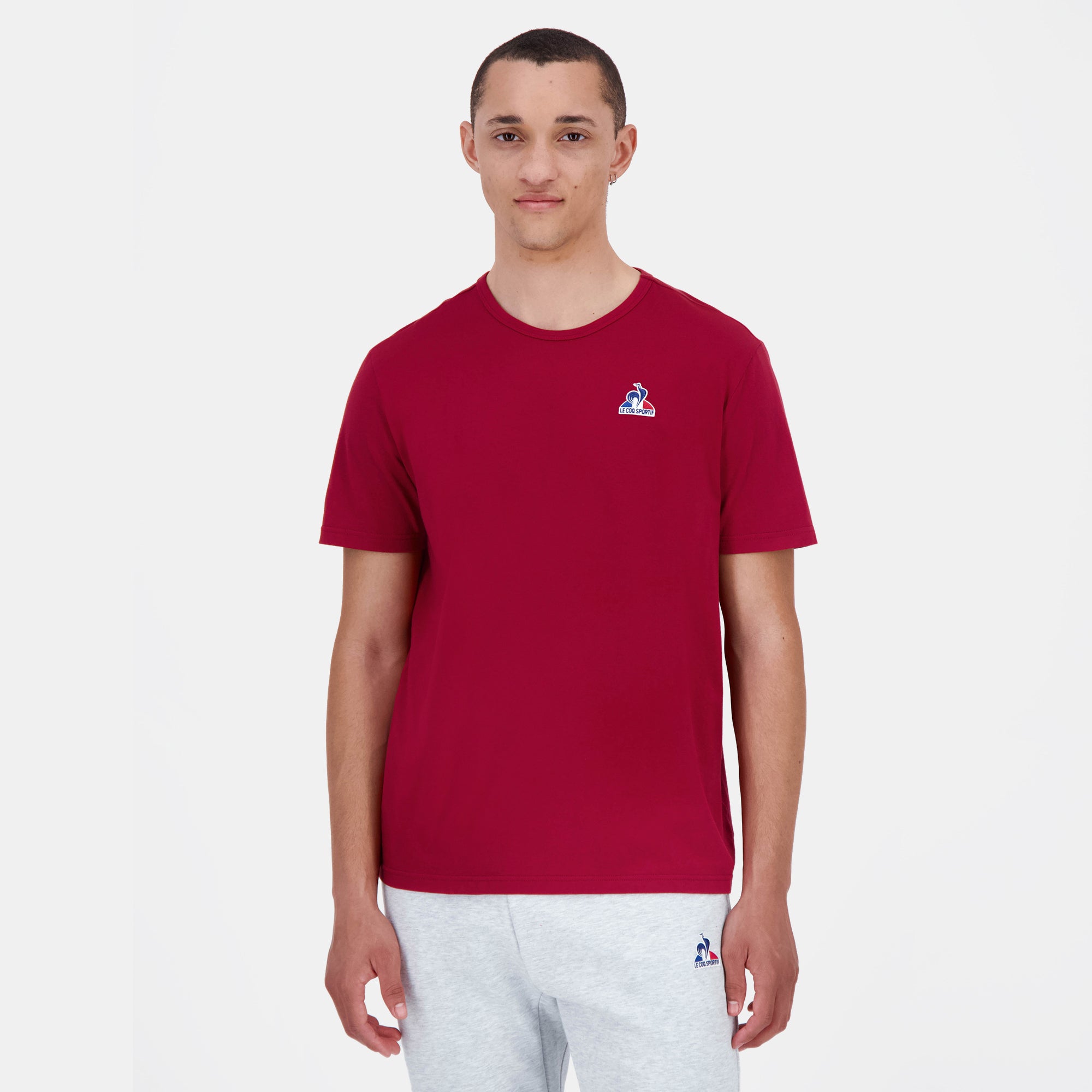 2510018-ESS Tee SS N°1 M rio red | Men&